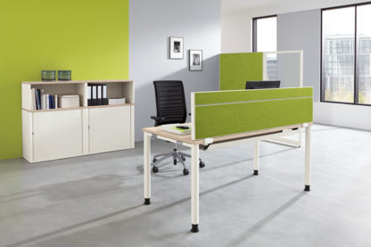 Palmberg-Systo-Tec-Schreibtisch-mit-Terio-Plus-Trennwand